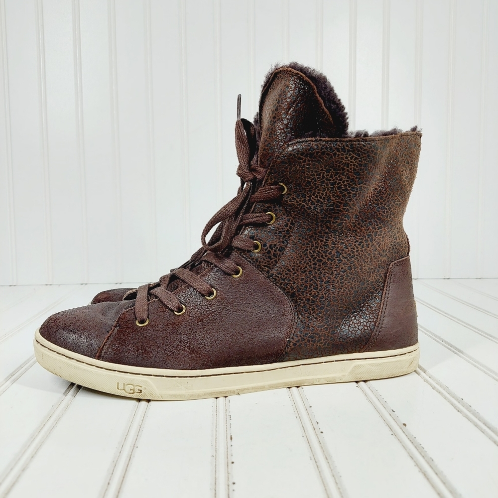 UGG Croft Lace Up High Top Trainers Dark Brown Fur Lining Ankle Boots C503